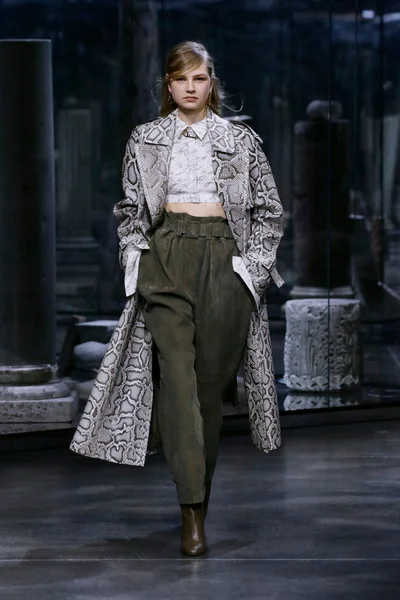 Look 42